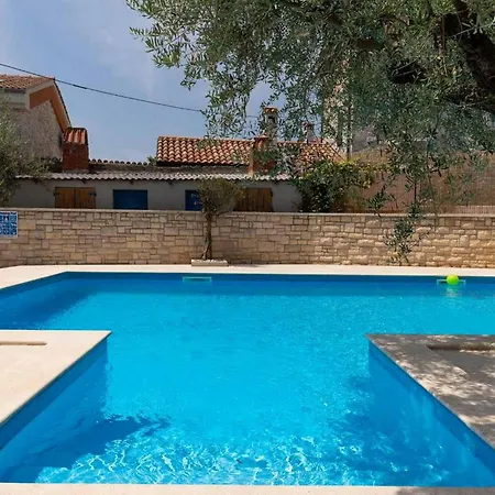 Tatil Evi Karolina *