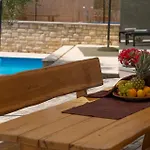Будинок відпочинку Karolina *