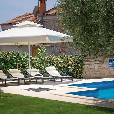 Tatil Evi Karolina